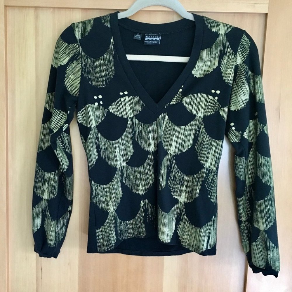 Simka Sol THE TUCK-IN TOP gold and black